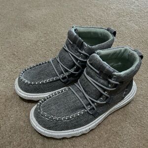 Hey Dude women’s boots size 6